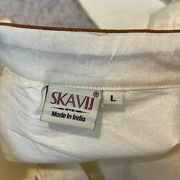 Skavij Kurta Men’s Ivory Cream Soft Dupioni Silk Fabric Indian Tunic - Picture 7 of 11